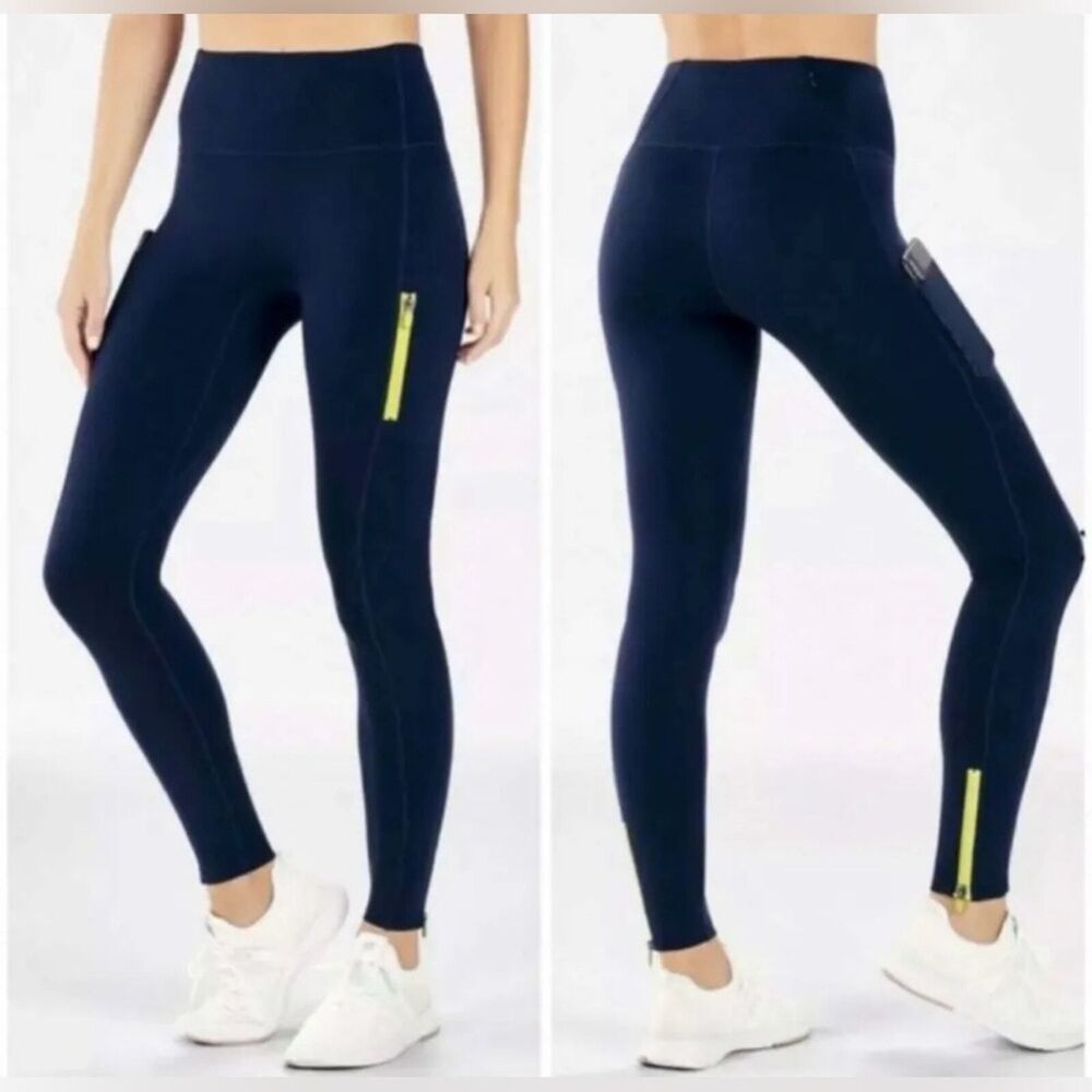 Fabletics trinity utility leggings motion 365, size M